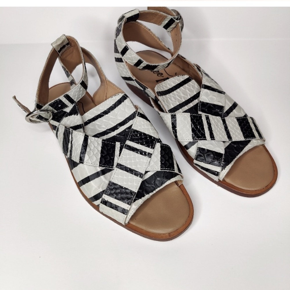 Free People leather Catalina Mono White and Black Sandals Size 7 - Picture 2 of 6